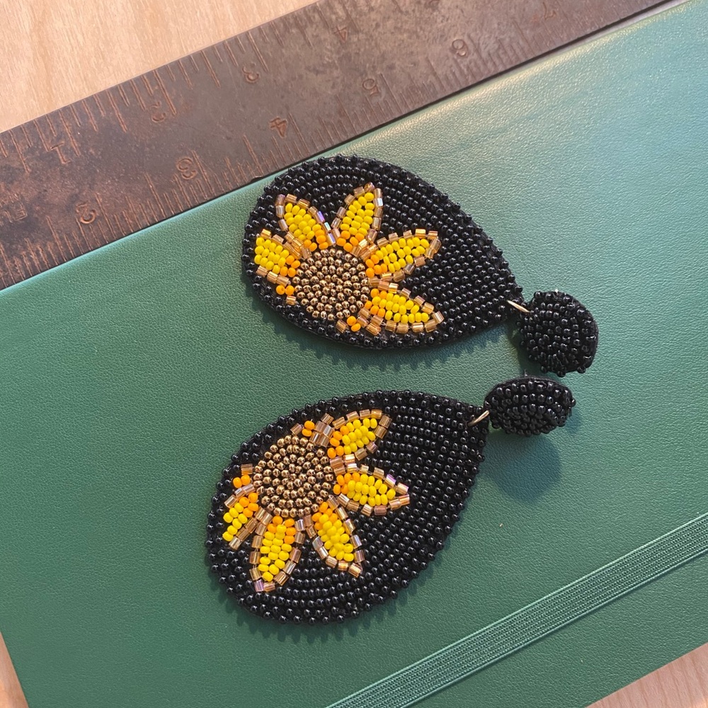 Sunflower Pendant Earrings Black and Yellow 🌻